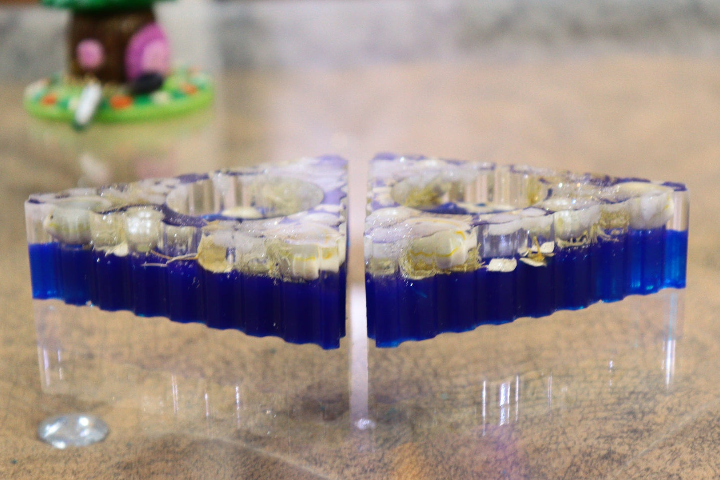 Triangular Resin Candle Holder – Modern, Handcrafted Elegance for Décor (Set of 2)