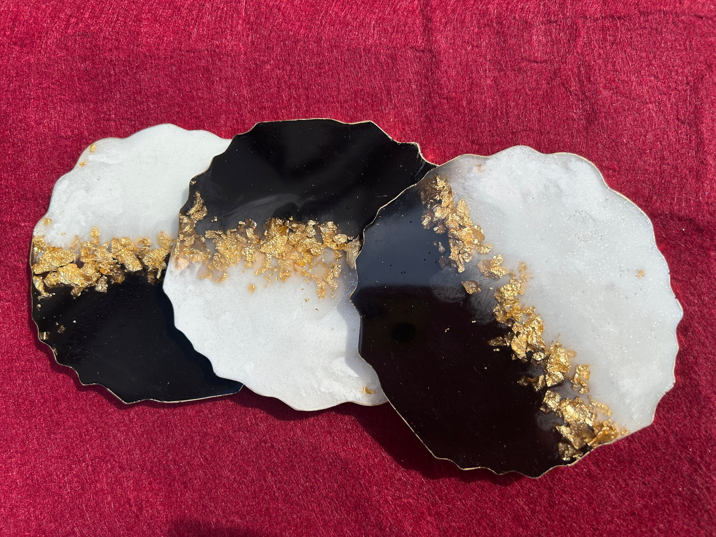 Resin Designer Black & White Coaster For Unique Dine & Table Décor (Set of 3)