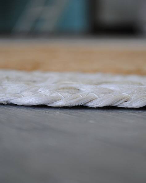 Handmade Jute Round White Border Rug For Unique Home Décor